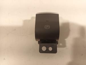 Gebruikte Handrem schakelaar Alfa Romeo Stelvio Prijs € 20,00 Margeregeling aangeboden door Van der Ven Autorecycling B.V.