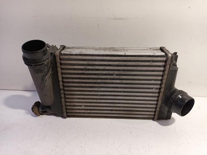 Gebruikte Intercooler Renault Megane Prijs € 85,00 Margeregeling aangeboden door Van der Ven Autorecycling B.V.