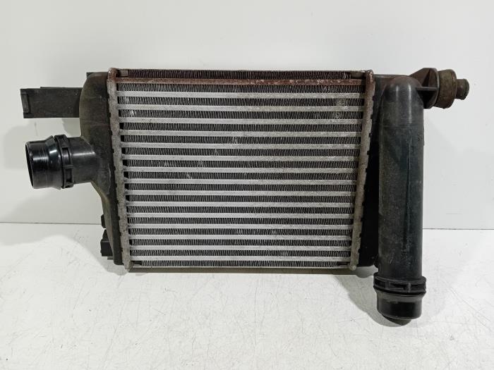 Gebruikte Intercooler Renault Clio Prijs € 60,00 Margeregeling aangeboden door Van der Ven Autorecycling B.V.