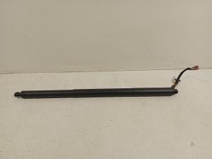 Gebruikte Gasdemper links-achter Ford Puma Prijs € 120,00 Margeregeling aangeboden door Van der Ven Autorecycling B.V.