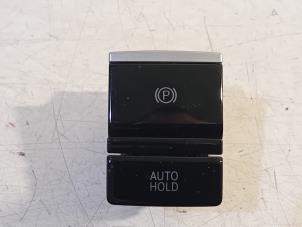 Gebruikte Schakelaar handrem Volkswagen Golf Prijs € 15,00 Margeregeling aangeboden door Van der Ven Autorecycling B.V.