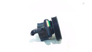 Gebruikte Pomp Servo Renault Laguna Prijs € 14,00 Margeregeling aangeboden door Van der Ven Autorecycling B.V.