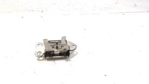 Gebruikte Slotvanger Achterklep Toyota Yaris Prijs € 15,00 Margeregeling aangeboden door Van der Ven Autorecycling B.V.