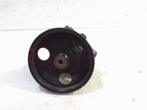 Gebruikte Servopomp Dacia Sandero Prijs € 30,00 Margeregeling aangeboden door Van der Ven Autorecycling B.V.