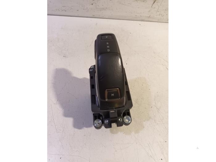 Gebruikte Versnellingspook Peugeot 3008 Prijs € 105,00 Margeregeling aangeboden door Van der Ven Autorecycling B.V.