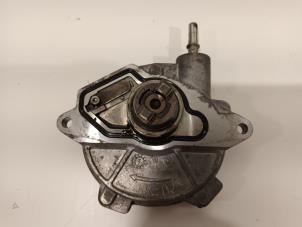 Gebruikte Vacuumpomp (Benzine) Mercedes B-Klasse Prijs € 45,00 Margeregeling aangeboden door Van der Ven Autorecycling B.V.