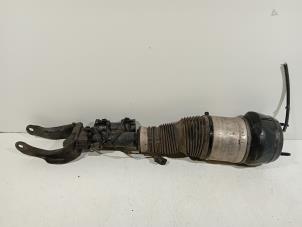 Gebruikte Mac Phersonpoot links-voor Mercedes GLE Prijs € 395,00 Margeregeling aangeboden door Van der Ven Autorecycling B.V.