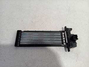 Gebruikte Element Kachelverwarming Peugeot 208 Prijs € 45,00 Margeregeling aangeboden door Van der Ven Autorecycling B.V.