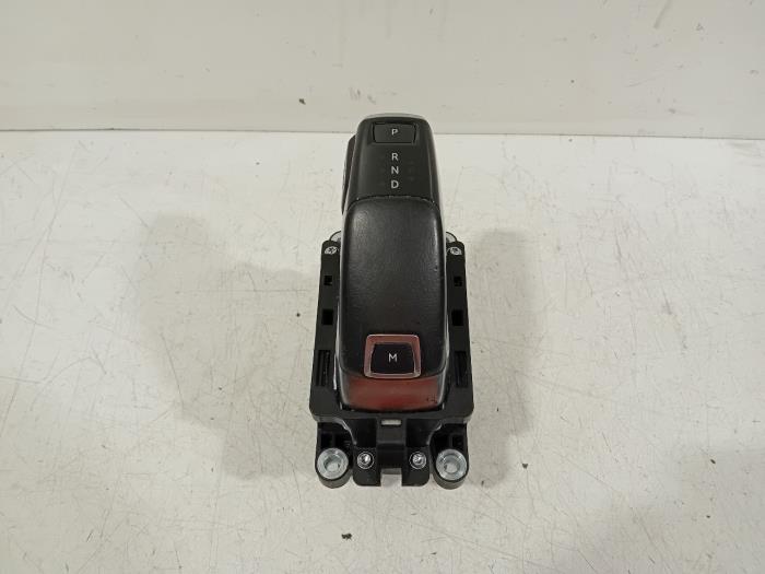 Gebruikte Versnellingspook Peugeot 3008 Prijs € 125,00 Margeregeling aangeboden door Van der Ven Autorecycling B.V.
