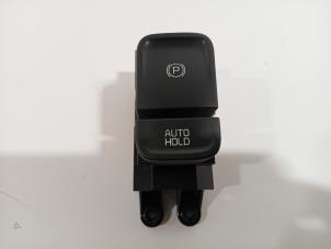 Gebruikte Handrem schakelaar Kia XCeed Prijs € 21,00 Margeregeling aangeboden door Van der Ven Autorecycling B.V.