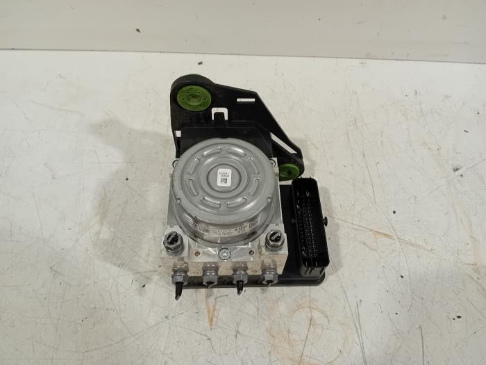 Gebruikte ABS Pomp Volkswagen Golf Prijs € 250,00 Margeregeling aangeboden door Van der Ven Autorecycling B.V.