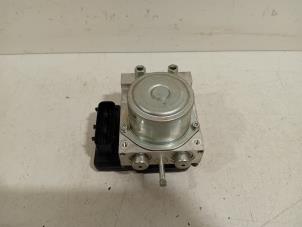 Gebruikte ABS Pomp Nissan Leaf Prijs € 175,00 Margeregeling aangeboden door Van der Ven Autorecycling B.V.