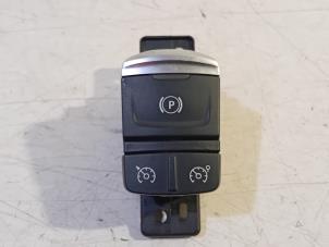 Gebruikte Handrem schakelaar Renault Megane Prijs € 19,00 Margeregeling aangeboden door Van der Ven Autorecycling B.V.