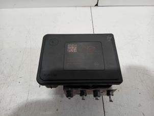 Gebruikte ABS Pomp Renault Megane Prijs € 120,00 Margeregeling aangeboden door Van der Ven Autorecycling B.V.