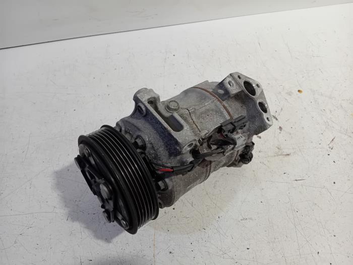 Gebruikte Pomp Airco Renault Megane Prijs € 100,00 Margeregeling aangeboden door Van der Ven Autorecycling B.V.