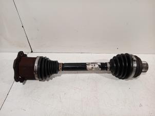Gebruikte Aandrijfas links-voor Audi A4 Prijs € 90,00 Margeregeling aangeboden door Van der Ven Autorecycling B.V.