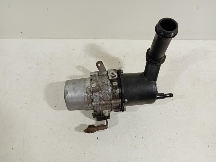 Stuurbekrachtiging Pomp van een Peugeot 5008 2010