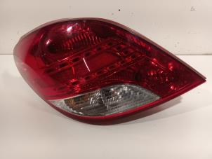 Gebruikte Achterlicht links Peugeot 207 Prijs € 100,00 Margeregeling aangeboden door Van der Ven Autorecycling B.V.