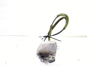 Gebruikte Deurslot Mechaniek 4Deurs links-voor Mazda 2 Prijs € 10,00 Margeregeling aangeboden door Van der Ven Autorecycling B.V.