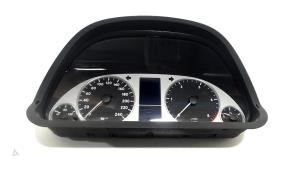 Gebruikte Cockpit Mercedes B-Klasse Prijs € 175,00 Margeregeling aangeboden door Van der Ven Autorecycling B.V.