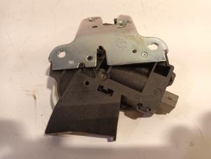 Gebruikte Achterklep Slotmechaniek Volkswagen Passat Prijs € 55,00 Margeregeling aangeboden door Van der Ven Autorecycling B.V.