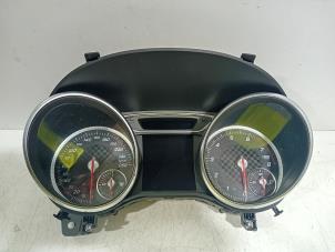 Gebruikte Cockpit Mercedes A-Klasse Prijs € 170,00 Margeregeling aangeboden door Van der Ven Autorecycling B.V.