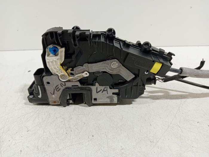 Deurslot Mechaniek 4Deurs links-achter van een Mercedes GLE 2015