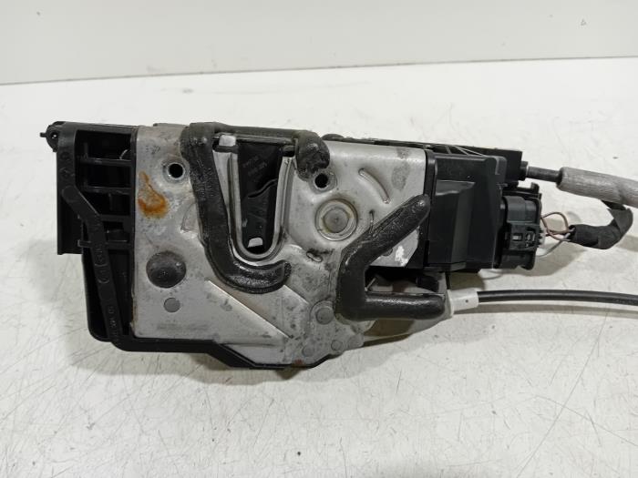 Deurslot Mechaniek 4Deurs links-achter van een Mercedes GLE 2015