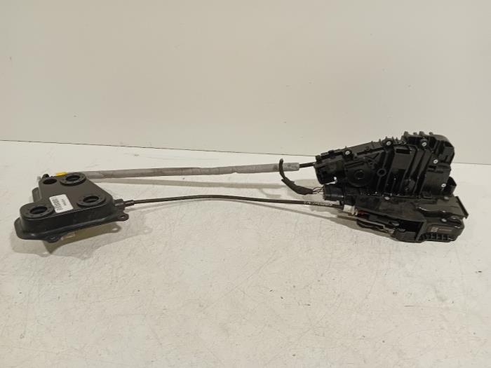 Deurslot Mechaniek 4Deurs links-achter van een Mercedes GLE 2015