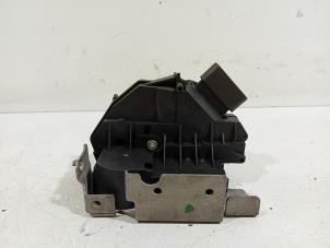 Gebruikte Portierslot Mechaniek 4Deurs rechts-achter Ford Transit Custom Prijs € 60,00 Margeregeling aangeboden door Van der Ven Autorecycling B.V.