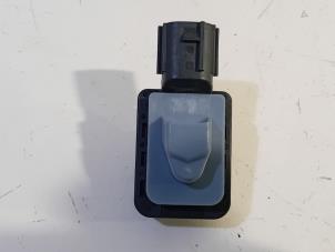 Gebruikte Airbag Sensor Lexus ES Prijs € 26,00 Margeregeling aangeboden door Van der Ven Autorecycling B.V.