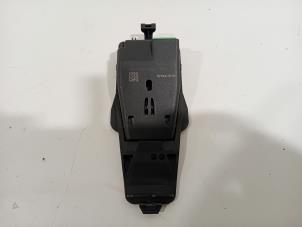 Gebruikte Cruise control sensor Volvo V60 Prijs € 75,00 Margeregeling aangeboden door Van der Ven Autorecycling B.V.