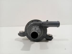 Gebruikte Waterpomp Lexus ES Prijs € 50,00 Margeregeling aangeboden door Van der Ven Autorecycling B.V.