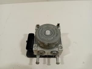 Gebruikte ABS Pomp Mitsubishi Outlander Prijs € 236,00 Margeregeling aangeboden door Van der Ven Autorecycling B.V.