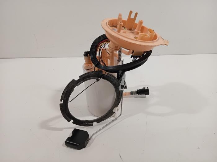 Gebruikte Tank element Pomp Volkswagen Passat Prijs € 50,00 Margeregeling aangeboden door Van der Ven Autorecycling B.V.