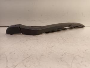 Gebruikte Ruitenwisserarm achter Toyota Yaris Prijs € 26,00 Margeregeling aangeboden door Van der Ven Autorecycling B.V.