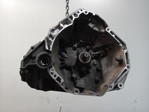 Gebruikte Versnellingsbak Renault Twingo Prijs € 242,00 Margeregeling aangeboden door Van der Ven Autorecycling B.V.