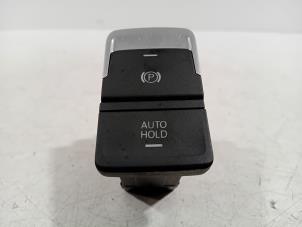 Gebruikte Schakelaar handrem Volkswagen Golf Prijs € 17,00 Margeregeling aangeboden door Van der Ven Autorecycling B.V.