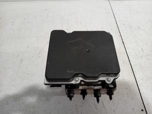 Gebruikte ABS Pomp Landrover Range Rover Sport Prijs € 193,00 Margeregeling aangeboden door Van der Ven Autorecycling B.V.