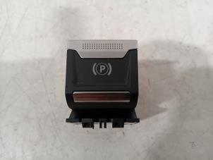 Gebruikte Schakelaar handrem Peugeot 208 Prijs € 15,00 Margeregeling aangeboden door Van der Ven Autorecycling B.V.