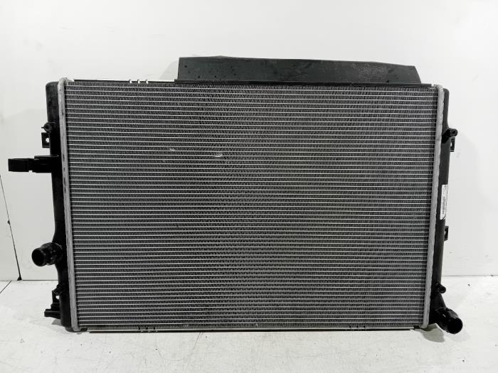 Gebruikte Radiateur Volkswagen Sharan Prijs € 24,95 Margeregeling aangeboden door Van der Ven Autorecycling B.V.