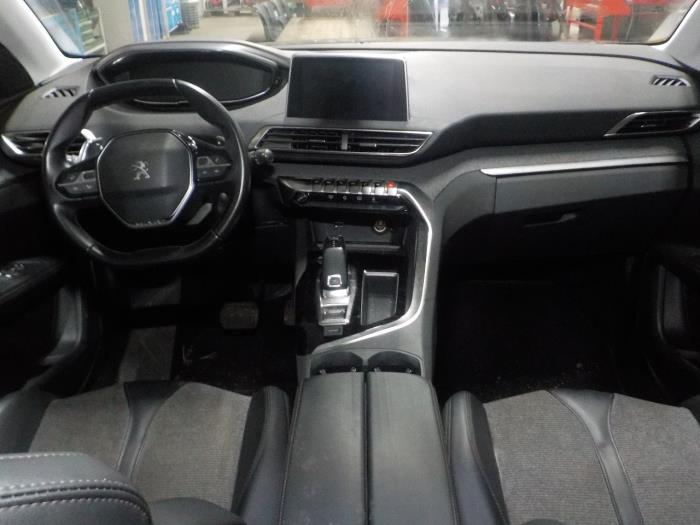 Handrem schakelaar van een Peugeot 5008 2019