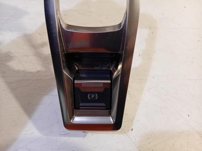 Handrem schakelaar van een Peugeot 5008 2019