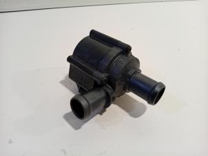 Gebruikte Waterpomp Volkswagen Touareg Prijs € 73,00 Margeregeling aangeboden door Van der Ven Autorecycling B.V.