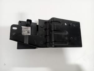 Gebruikte Sensor cruise control Ford Fiesta Prijs € 268,00 Margeregeling aangeboden door Van der Ven Autorecycling B.V.