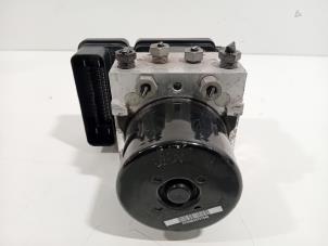 Gebruikte ABS Pomp Volvo V60 Prijs € 296,00 Margeregeling aangeboden door Van der Ven Autorecycling B.V.