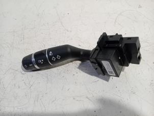 Gebruikte Pinker Schakelaar Jaguar XE Prijs € 36,00 Margeregeling aangeboden door Van der Ven Autorecycling B.V.