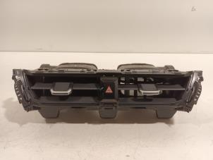 Gebruikte Luchtrooster Dashboard Toyota Corolla Prijs € 60,00 Margeregeling aangeboden door Van der Ven Autorecycling B.V.