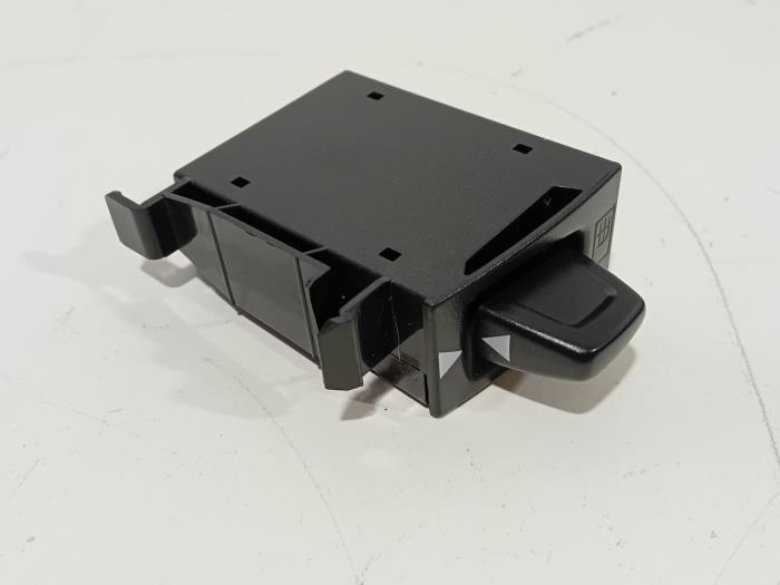 Gebruikte Telefoon Module Volvo XC40 Prijs € 20,00 Margeregeling aangeboden door Van der Ven Autorecycling B.V.