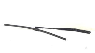 Gebruikte Ruitenwisserarm voor Skoda Octavia Prijs € 14,00 Margeregeling aangeboden door Van der Ven Autorecycling B.V.